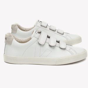 Veja Esplar Velcro Sneaker in White size 9